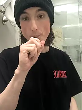 Snapshot of Eye77798 chatting on October 28, 2025, 8:35 am Eye77798 online show from October 28, 2025, 8:35 am