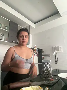 lunita sweet5 online show from June 27, 2026, 6:58 pm