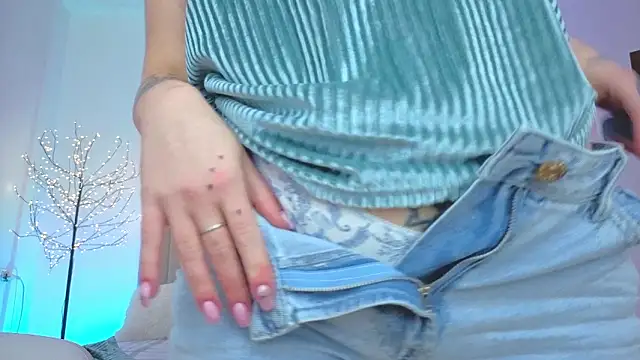 Snapshot of Little_mia__ chatting on February 27, 2026, 11:15 pm Little mia online show from February 27, 2026, 11:15 pm