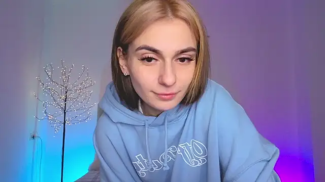 Snapshot of Little_mia__ chatting on February 28, 2026, 11:04 pm Little mia online show from February 28, 2026, 11:04 pm