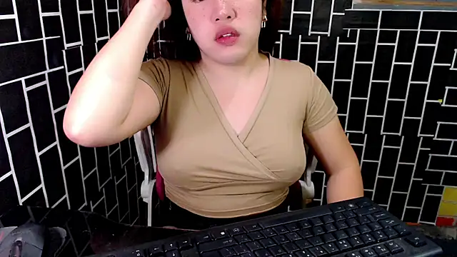 Snapshot of xUrDreamSlutWhore chatting on September 15, 2025, 6:08 pm xUrDreamSlutWhore online show from September 15, 2025, 6:08 pm