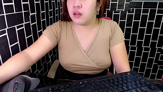 Snapshot of xUrDreamSlutWhore chatting on September 14, 2025, 4:07 pm xUrDreamSlutWhore online show from September 14, 2025, 4:07 pm