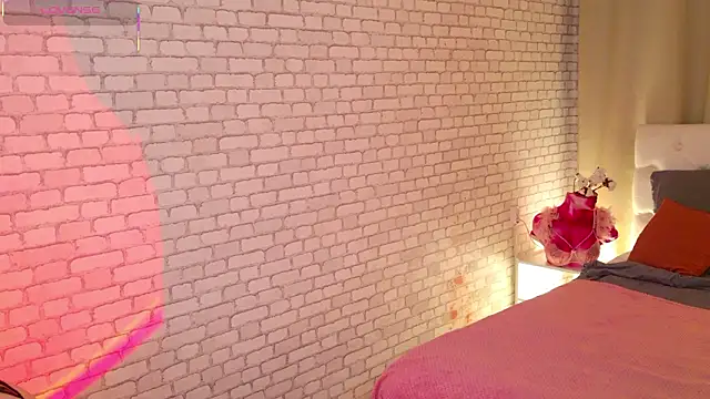 Snapshot of PhantomLace chatting on February 3, 2026, 9:20 pm PhantomLace online show from February 3, 2026, 9:20 pm