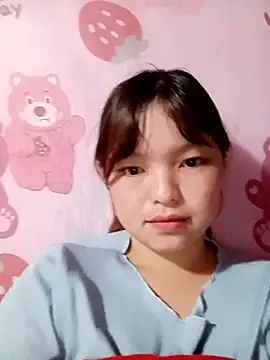 XoiXoi232 online show from October 16, 2025, 1:36 am