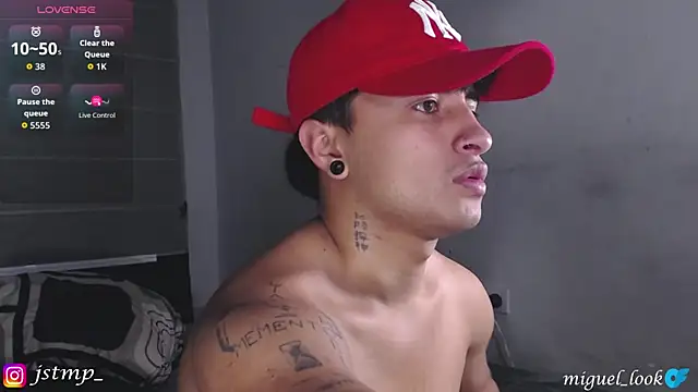 Snapshot of boylatin_7 chatting on October 2, 2025, 3:32 am boylatin 7 online show from October 2, 2025, 3:32 am