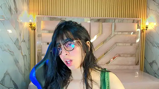 zoe r  online show from October 25, 2025, 3:28 am