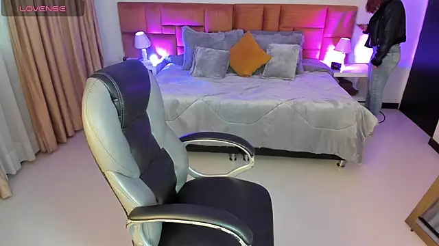 Catti Brie online show from September 10, 2025, 11:31 am