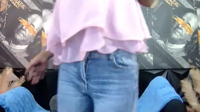 Lilmisbaddyxxx online show from February 8, 2026, 7:11 pm