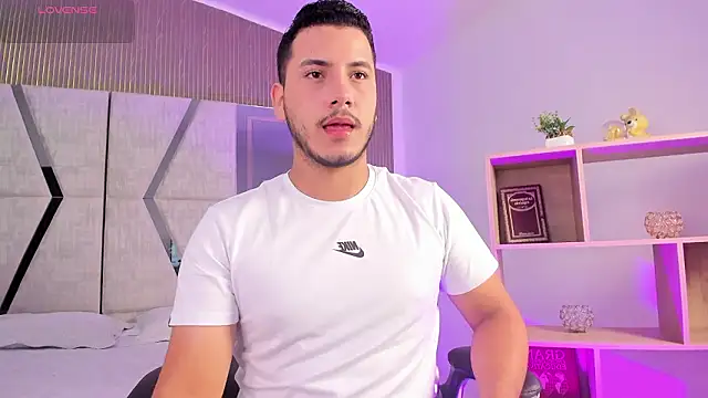 Snapshot of Axel_grey_ chatting on March 8, 2026, 12:52 pm Axel grey online show from March 8, 2026, 12:52 pm