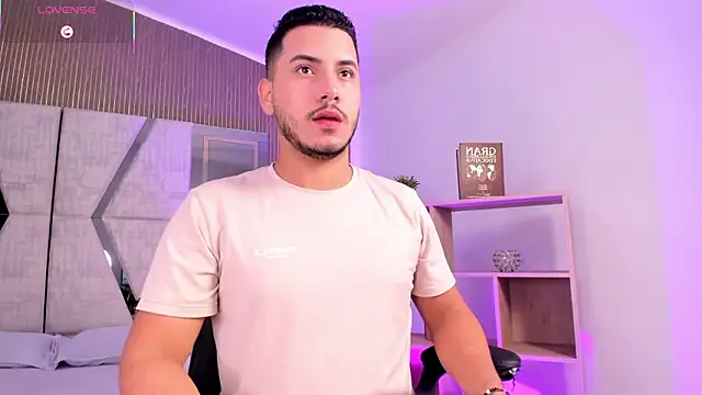 Snapshot of Axel_grey_ chatting on January 16, 2026, 12:20 pm Axel grey online show from January 16, 2026, 12:20 pm