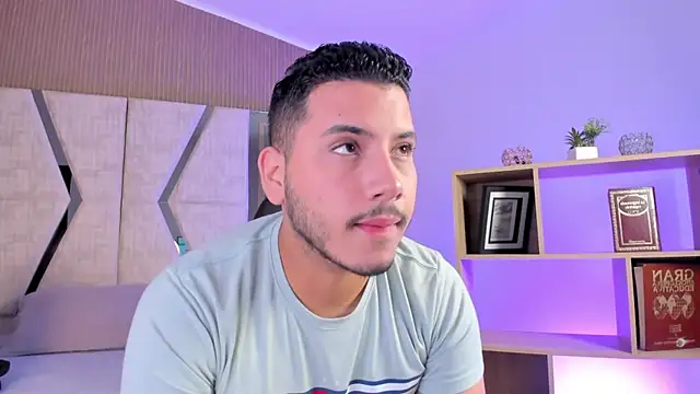 Snapshot of Axel_grey_ chatting on April 11, 2026, 12:42 pm Axel grey online show from April 11, 2026, 12:42 pm