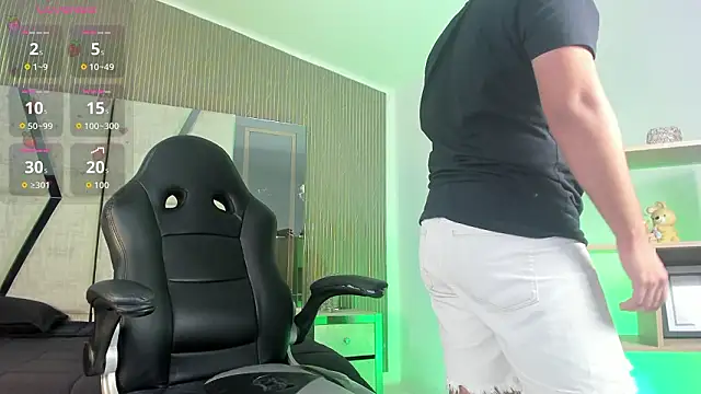 Snapshot of Axel_grey_ chatting on March 17, 2026, 12:30 pm Axel grey online show from March 17, 2026, 12:30 pm