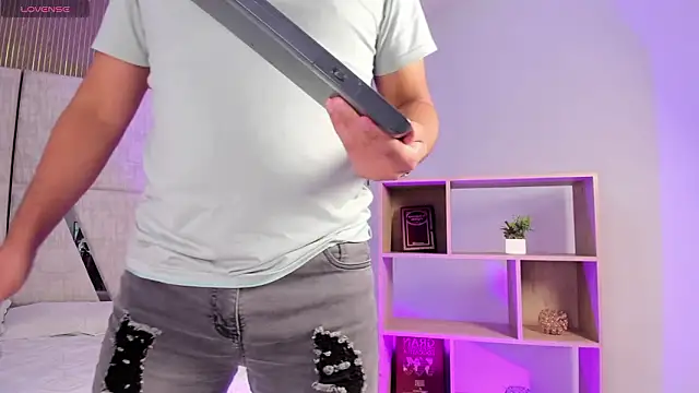 Snapshot of Axel_grey_ chatting on February 26, 2026, 12:49 pm Axel grey online show from February 26, 2026, 12:49 pm