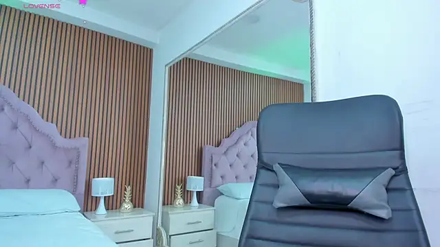 Snapshot of Axel_grey_ chatting on March 28, 2026, 5:19 am Axel grey online show from March 28, 2026, 5:19 am