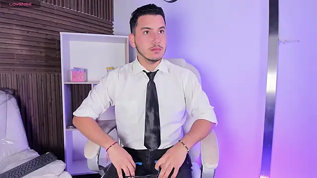 Axel grey  online show from October 31, 2025, 12:46 pm