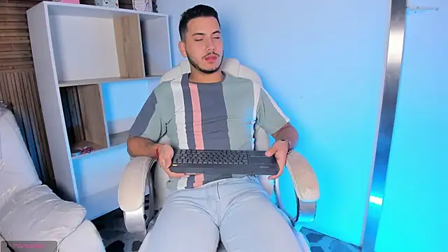 Axel grey  online show from September 25, 2025, 12:11 pm