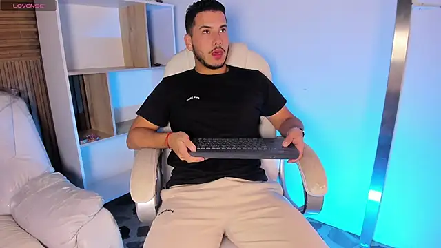 Axel grey  online show from October 3, 2025, 12:28 pm