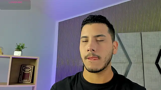 Snapshot of Axel_grey_ chatting on March 7, 2026, 12:21 pm Axel grey online show from March 7, 2026, 12:21 pm