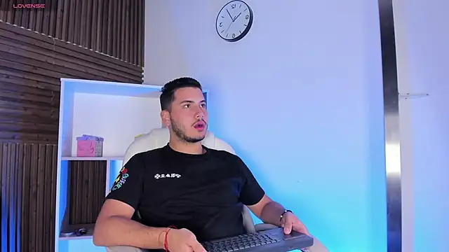 Axel grey  online show from November 4, 2025, 12:31 pm