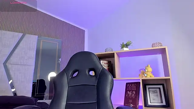 Snapshot of Axel_grey_ chatting on April 3, 2026, 12:44 pm Axel grey online show from April 3, 2026, 12:44 pm