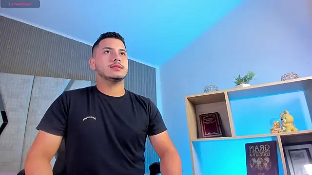 Snapshot of Axel_grey_ chatting on March 31, 2026, 12:29 pm Axel grey online show from March 31, 2026, 12:29 pm