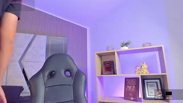 Snapshot of Axel_grey_ chatting on April 2, 2026, 12:45 pm Axel grey online show from April 2, 2026, 12:45 pm