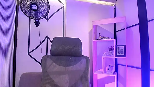 Snapshot of Axel_grey_ chatting on June 14, 2026, 5:08 am Axel grey online show from June 14, 2026, 5:08 am