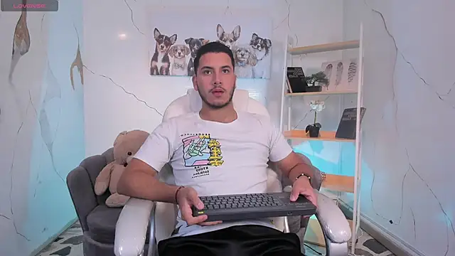 Axel grey  online show from November 1, 2025, 12:32 pm