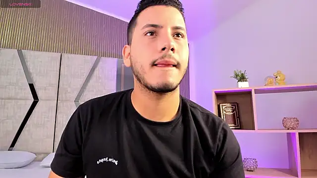 Snapshot of Axel_grey_ chatting on March 6, 2026, 12:44 pm Axel grey online show from March 6, 2026, 12:44 pm