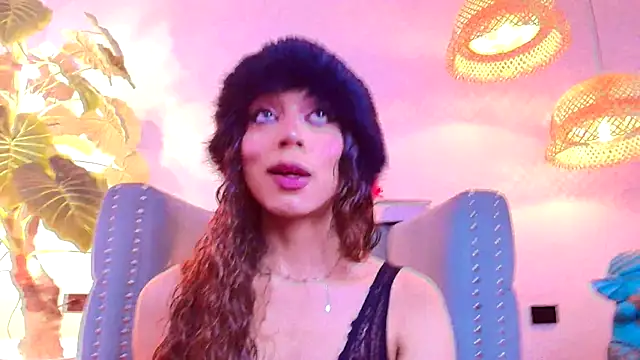 Snapshot of Zahara1 chatting on November 26, 2025, 6:52 pm Zahara1 online show from November 26, 2025, 6:52 pm