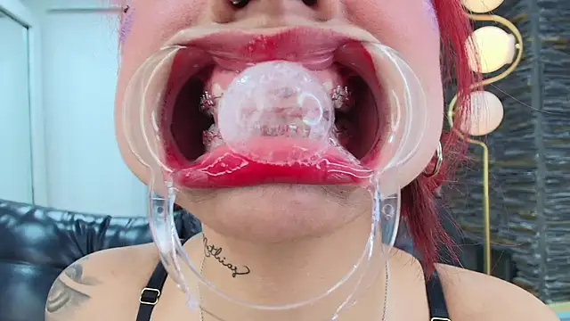 miss   abigail online show from December 22, 2025, 2:01 am