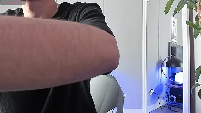 Snapshot of Tylerffoxx chatting on September 15, 2025, 8:31 pm Tylerffoxx online show from September 15, 2025, 8:31 pm