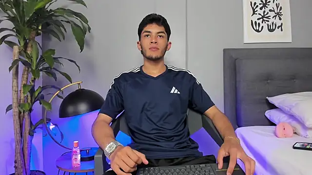 Tylerffoxx online show from June 11, 2026, 9:56 pm