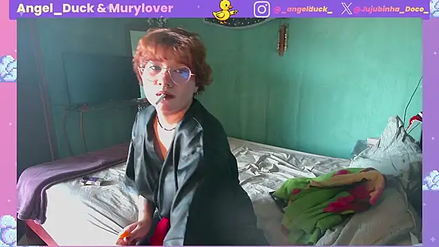 Snapshot of Angel_Duck chatting on April 22, 2026, 7:31 pm Angel Duck online show from April 22, 2026, 7:31 pm