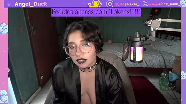 Angel Duck online show from March 5, 2026, 9:43 pm