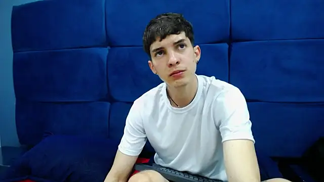 Jheampiiero online show from October 12, 2025, 1:45 pm