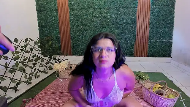 lanarios online show from October 8, 2025, 6:04 am