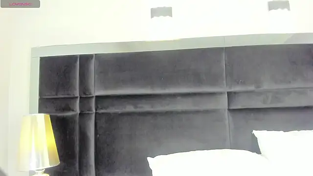 Snapshot of CarolineLee_ chatting on April 15, 2026, 10:32 pm CarolineLee online show from April 15, 2026, 10:32 pm