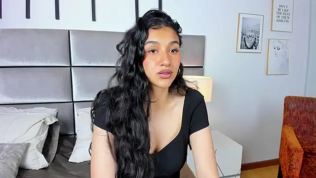 Snapshot of ValentiinaCruz chatting on November 6, 2025, 10:25 pm ValentiinaCruz online show from November 6, 2025, 10:25 pm