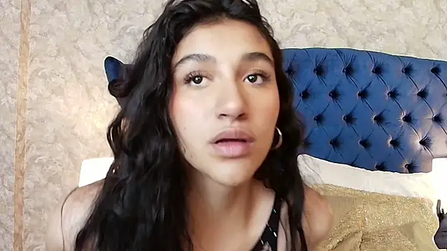 Snapshot of ValentiinaCruz chatting on November 17, 2025, 11:42 pm ValentiinaCruz online show from November 17, 2025, 11:42 pm