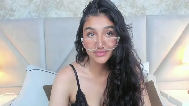 Snapshot of ValentiinaCruz chatting on October 26, 2025, 6:52 pm ValentiinaCruz online show from October 26, 2025, 6:52 pm