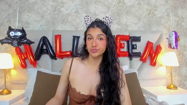 Snapshot of ValentiinaCruz chatting on November 1, 2025, 8:03 pm ValentiinaCruz online show from November 1, 2025, 8:03 pm