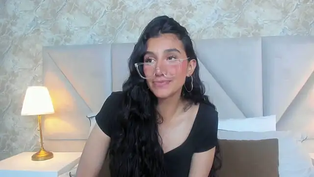 Snapshot of ValentiinaCruz chatting on October 20, 2025, 10:21 pm ValentiinaCruz online show from October 20, 2025, 10:21 pm