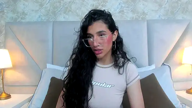 Snapshot of ValentiinaCruz chatting on October 21, 2025, 10:20 pm ValentiinaCruz online show from October 21, 2025, 10:20 pm