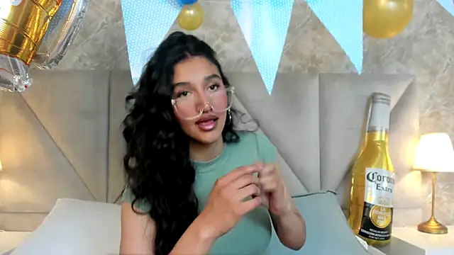 Snapshot of ValentiinaCruz chatting on September 29, 2025, 10:04 pm ValentiinaCruz online show from September 29, 2025, 10:04 pm