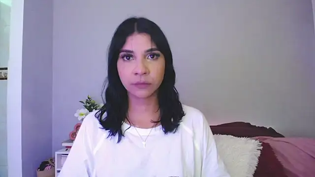 Laura-angeel online show from November 18, 2025, 10:34 pm