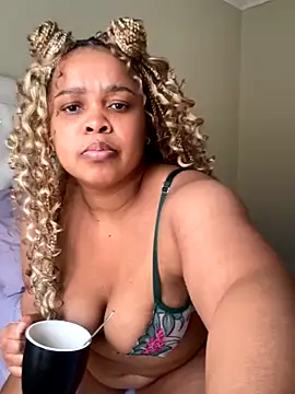 XXXquisiteVixen online show from October 19, 2025, 10:07 am