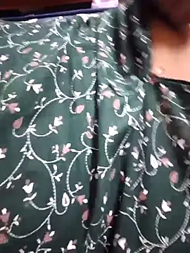 Snapshot of TAMIL_ELAKKIYA chatting on February 4, 2026, 12:22 pm TAMIL ELAKKIYA online show from February 4, 2026, 12:22 pm