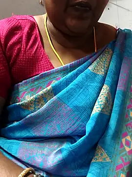 Snapshot of TAMIL_ELAKKIYA chatting on April 29, 2026, 9:24 am TAMIL ELAKKIYA online show from April 29, 2026, 9:24 am
