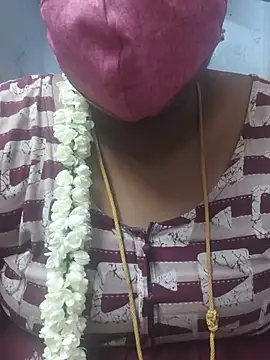 Snapshot of TAMIL_ELAKKIYA chatting on July 15, 2026, 5:53 pm TAMIL ELAKKIYA online show from July 15, 2026, 5:53 pm